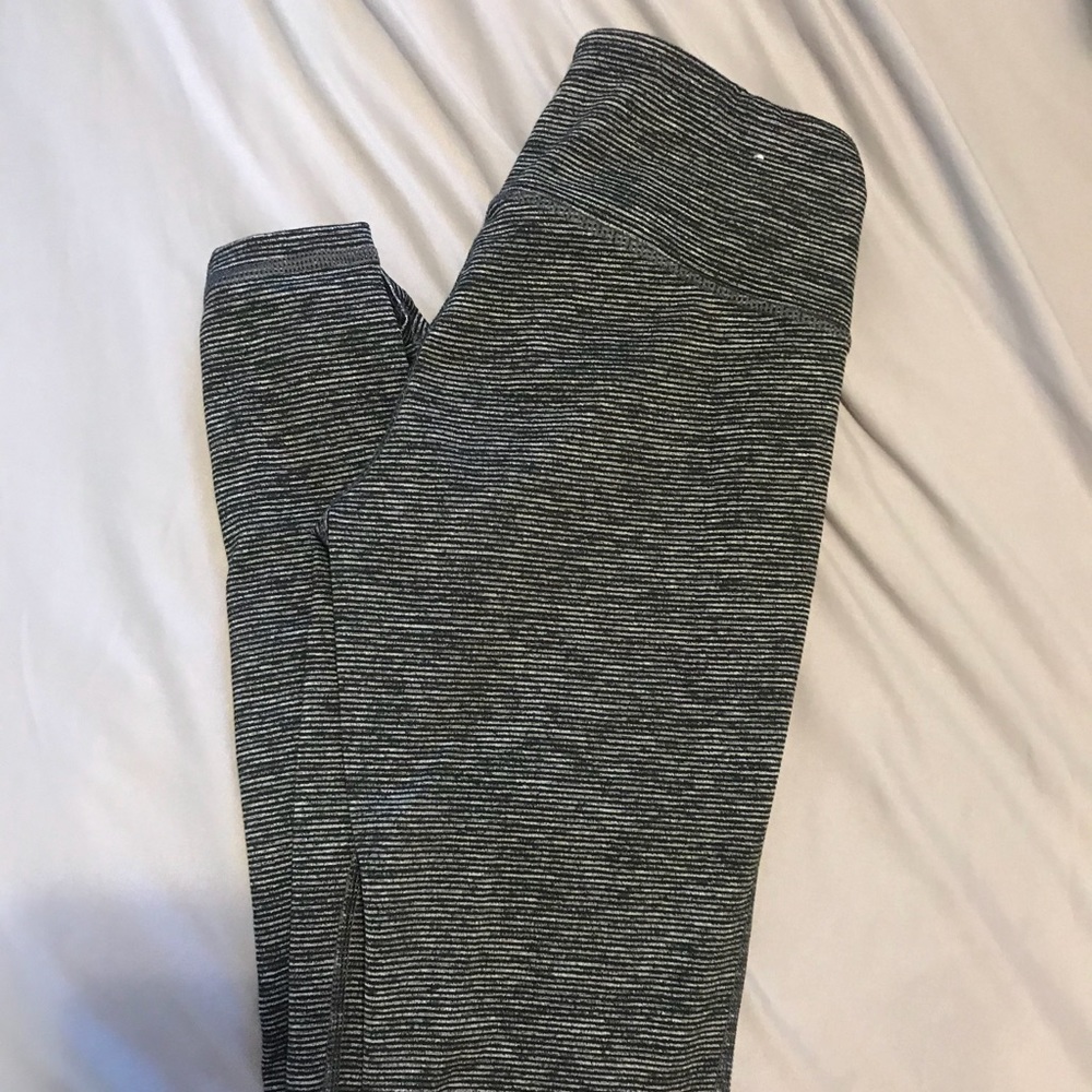 Striped gray leggings